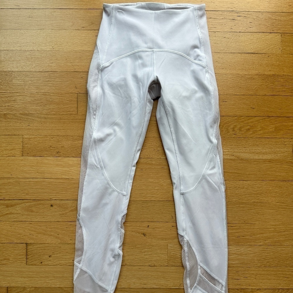 Lululemon Clear The Court 28 White With Hint of Pink Leggings Women's Size 4 - Picture 4 of 14